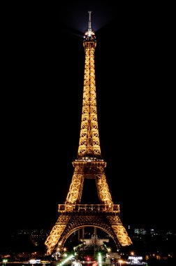parlak Eyfel kulesinde gece, paris, Fransa