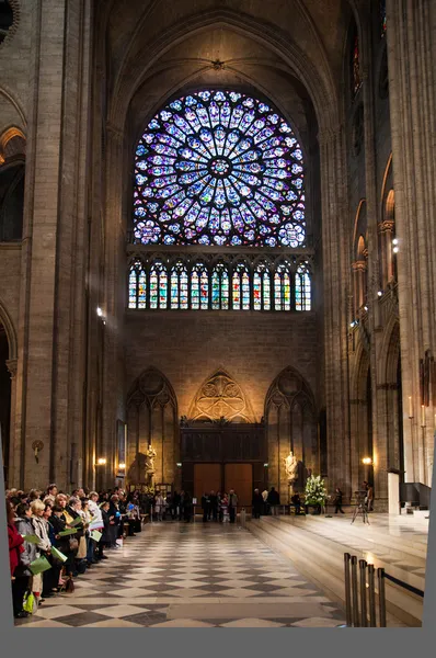 vitrage central de la Catedral de notre dame, París, Francia