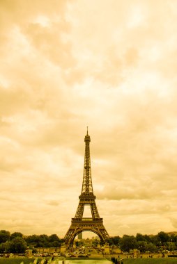 sepya Eiffel