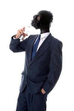 maske adam içme