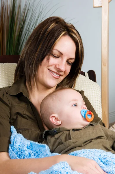 Lycklig mamma — Stockfoto