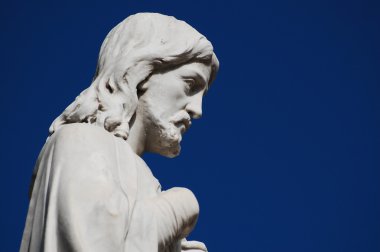 Bir mezarlığı heykel