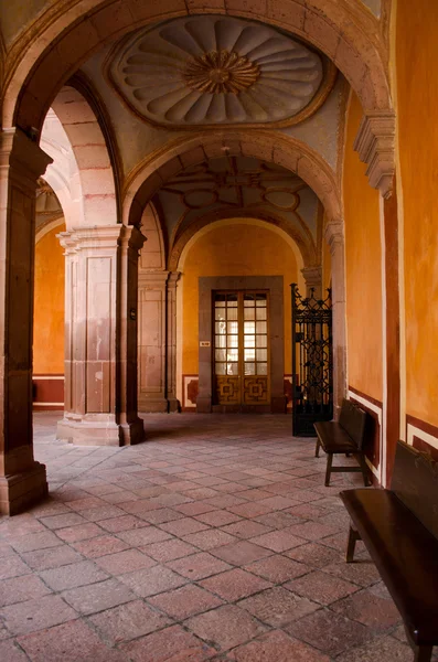 Arcos en el Museo Regional de Querétaro — Stock Fotó
