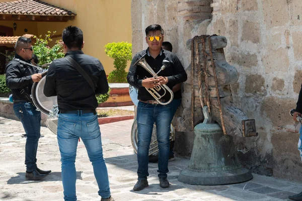 Tlacolula Oaxaca Mexico Maj 2022 Muzycy Czekający Pod Parroquia Santa — Zdjęcie stockowe