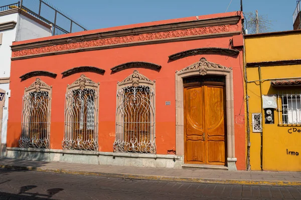 Oaxaca Oaxaca Mexico Maj 2022 Fasada Typowego Pomarańczowego Domu Ulicy — Zdjęcie stockowe