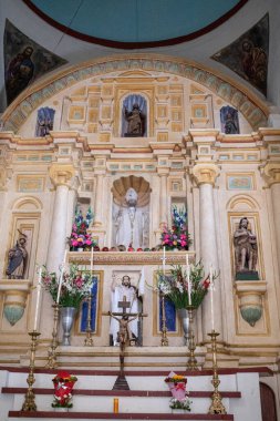 SAN BARTOLO COYOTEPEC, OAXACA - 25 Mayıs 2022: San Bartolo Coyotepec, Oaxaca 'daki Parroquia San Bartolome Apostol' un iç mimarisi