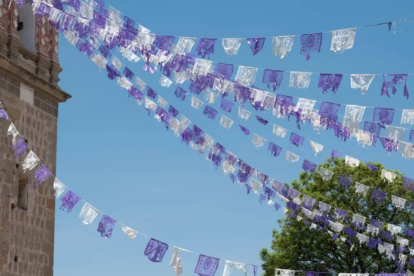 Colorful Mexican Perforated Papel Picado Banner Church Oaxaca Mexico — Stockfoto