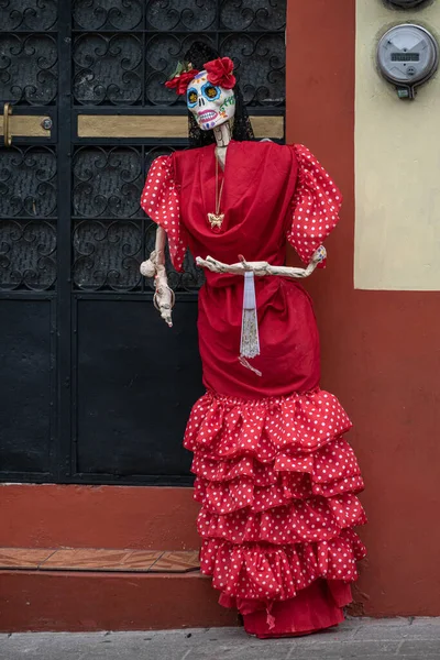 Xico Veracruz Mexico Październik 2021 Szkielet Ubrany Tradycyjną Odzież Flamenco — Zdjęcie stockowe