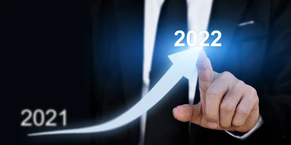 2022 Έτος Ανάπτυξη Των Επιχειρήσεων Έννοια Επιχειρηματίας Δείχνει Βέλος Γράφημα — Φωτογραφία Αρχείου