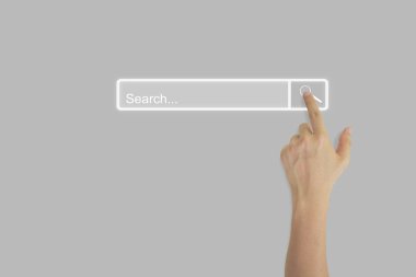 Kopya alanı ile temas ekranında büyüteç simge arama sayfasına el ile dokunmak. Tarayıcı internet veri bilgi ağı arama kavramı.