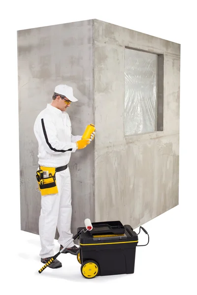 Trabalhador da construção e parede isolada termicamente — Fotografia de Stock
