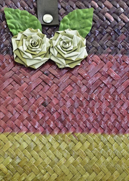 Patroon van dedge geweven met decoratie van de bloem — Stockfoto