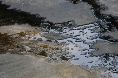 Grunge zeminindeki suya yansıt