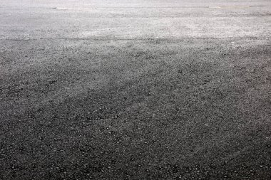 Büyük bir şehir yolunda asfalt yüzeyi