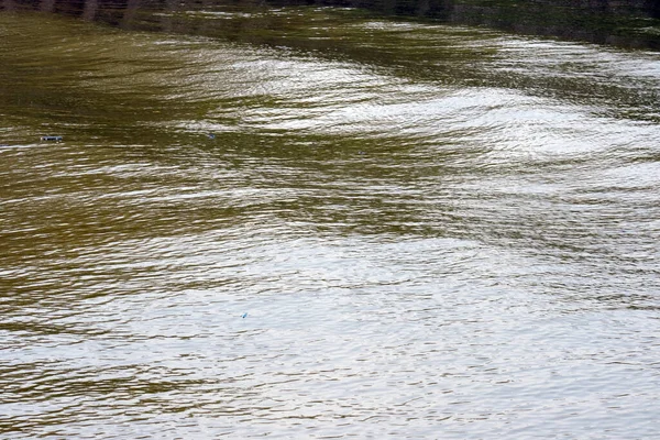 川の波と抽象的な動き — ストック写真
