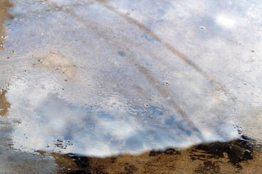 Su göstergesi soyut formuna yansıt