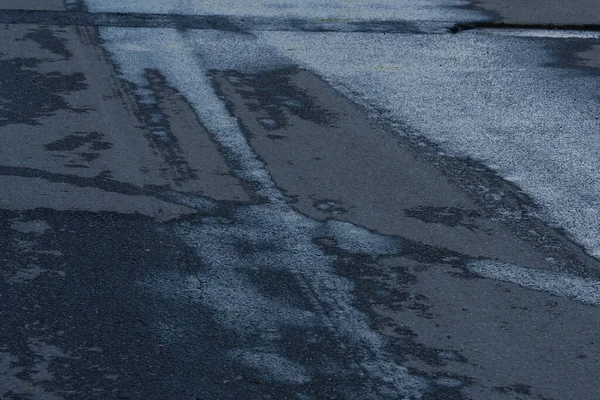 the abstract form on the wet street