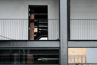 bina ve kapı seviyesi