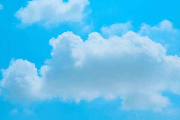 Небесное Облако Голубом Пространстве — стоковое фото