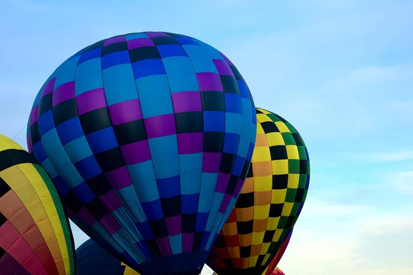 2021 Albuquerque Balon Şenliği Nde Sabah Melteminde Renkli Bir Sıcak — Stok fotoğraf