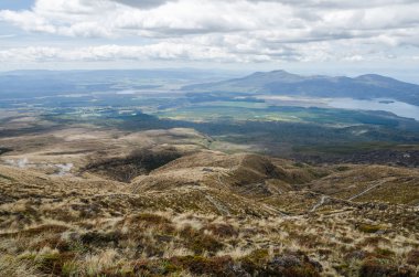Yolun aşağısında tongariro Ulusal Parkı, Yeni Zelanda görünümü