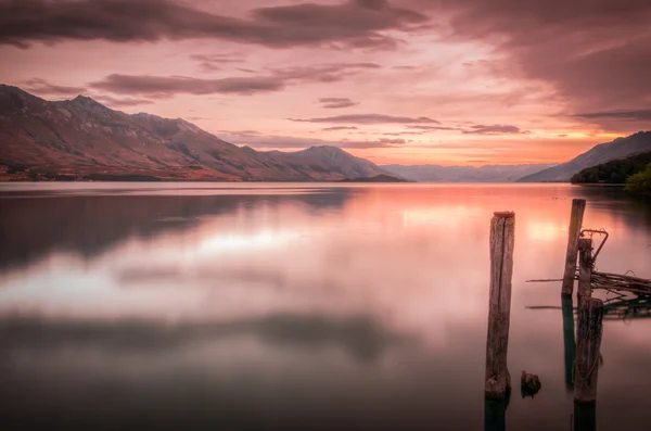 Beau coucher de soleil au lac Wakatipu — Photo