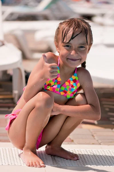 Niña en traje de baño — Foto de Stock