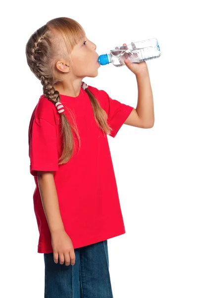 Kleines Mädchen mit Flasche Wasser — Stockfoto