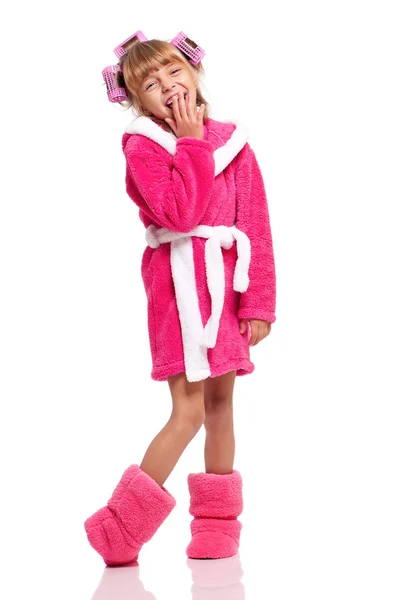 분홍색 목욕 가운에 어린 소녀 — 스톡 사진