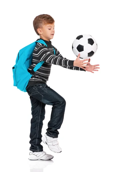 Junge mit Fußballball — Stockfoto