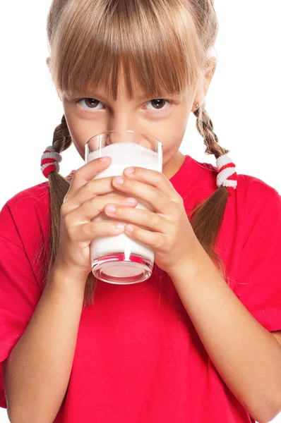 Meisje met glas melk — Stockfoto