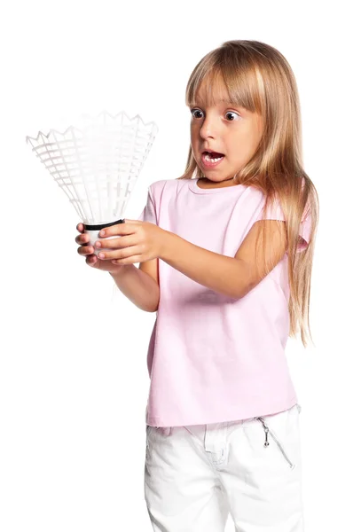 Klein meisje spelen badminton — Stockfoto