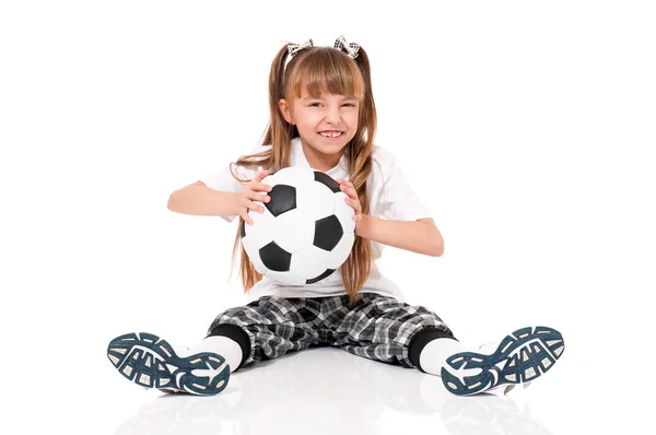 Bambina con pallone da calcio — Foto Stock