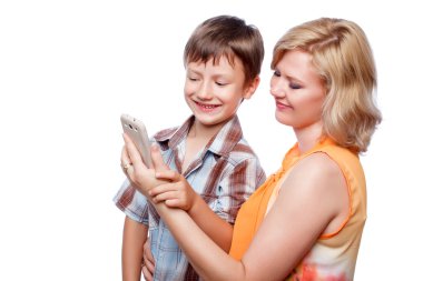 genç anne ve oğlu ile smartphone
