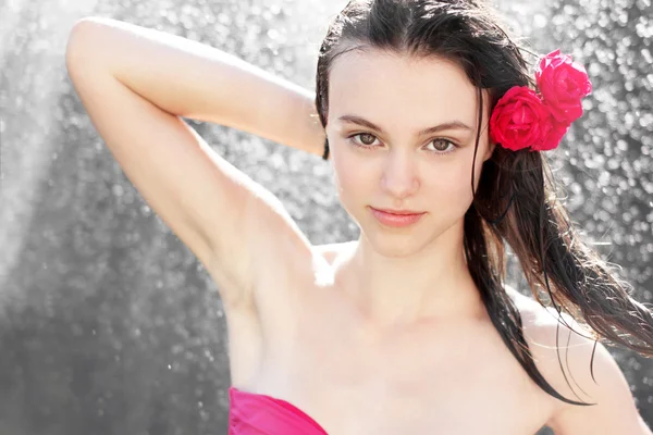 Attractive brunette woman showering — Stock Photo, Image