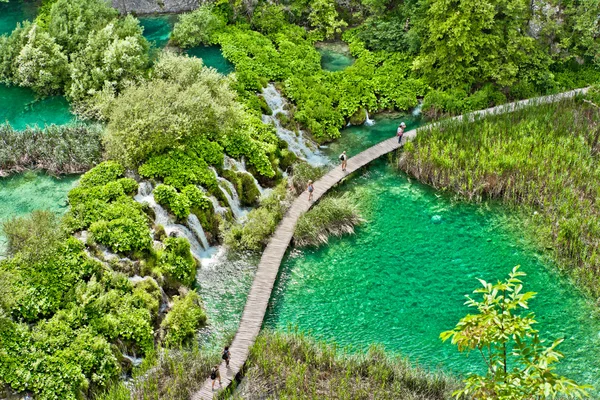 Piękny krajobraz w Parku Narodowym Jeziora Plitwickie w Chorwacji — Zdjęcie stockowe