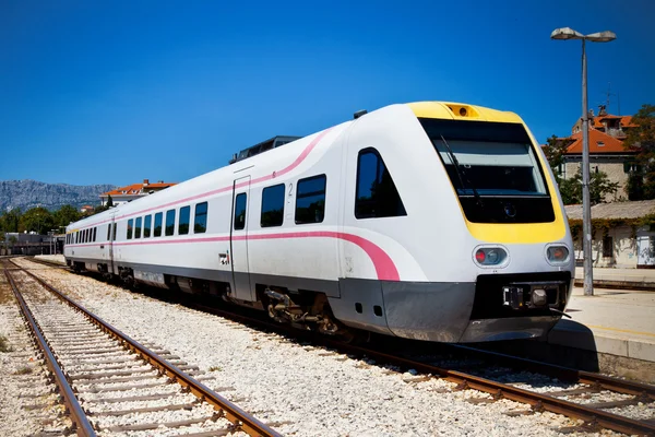 Hızlı modern tren split Hırvatistan zagreb — Stok fotoğraf