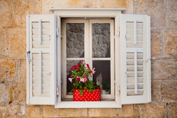 Fenster in dubrovnik — Stockfoto