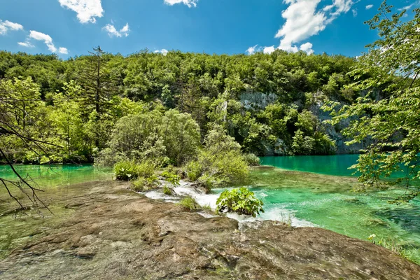 Beautiful landscape in the Plitvice Lakes National Park in Croatia — Stock Photo, Image