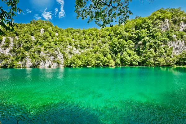 Beautiful landscape in the Plitvice Lakes National Park in Croatia — Stock Photo, Image