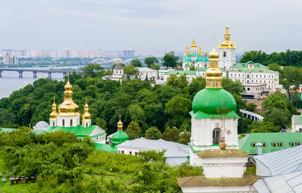 Nézd a Kiev Pechersk Lavra, az ortodox kolostor szerepel — Stock Fotó
