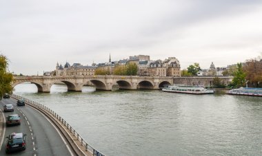 paris, Fransa, seine Nehri boyunca Pont neuf Köprüsü
