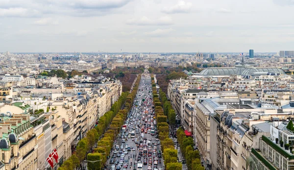 Avenue des Champs-Elysees as seen from the Arc de Triomphe — Stock Photo, Image
