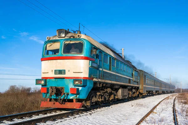 Diesel lokaltåg i Ukraina. — Stockfoto