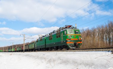 yük treni elektrikli lokomotif tarafından çekti. Ukraynalı Demiryolları