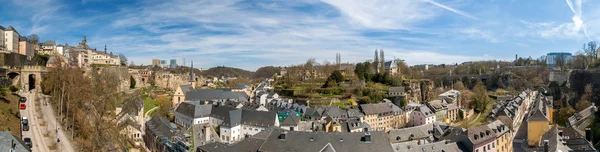 Panoramautsikt över Luxemburgs gamla stan — Stockfoto
