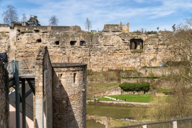 Lüksemburg şehrinin yıkık sur