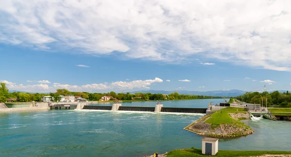 Reservoir of Vogelgrun Hydroelectric Power Plant on Rhine river — Stock Photo, Image
