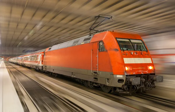 Tren alemán en la estación de Munich - Baviera — Foto de Stock