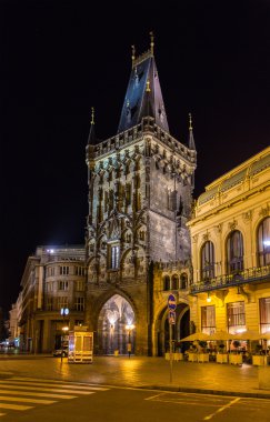 Pudra Kulesi, Prag 'da Gotik bir kule, Çek Cumhuriyeti